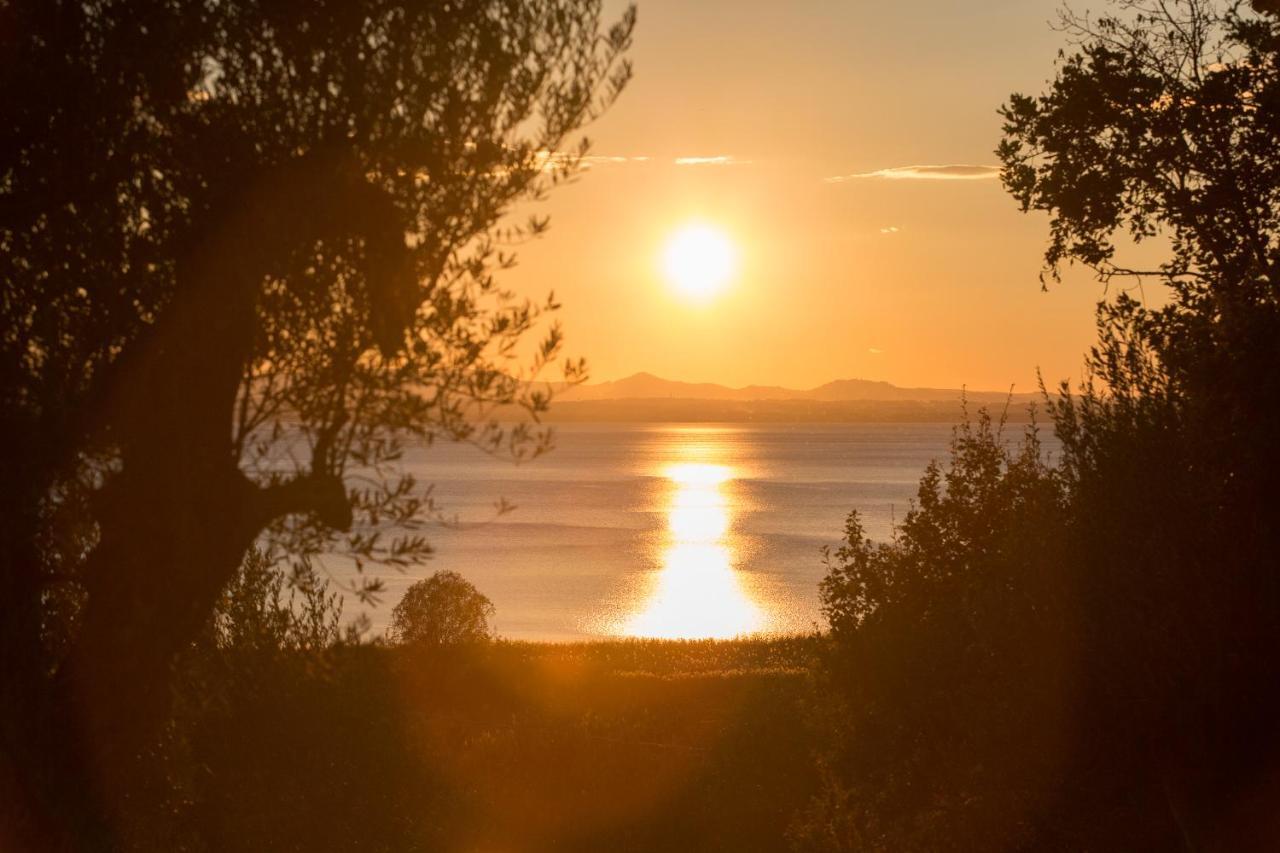 Villa Dei Tramonti Passignano sul Trasimeno Exterior foto